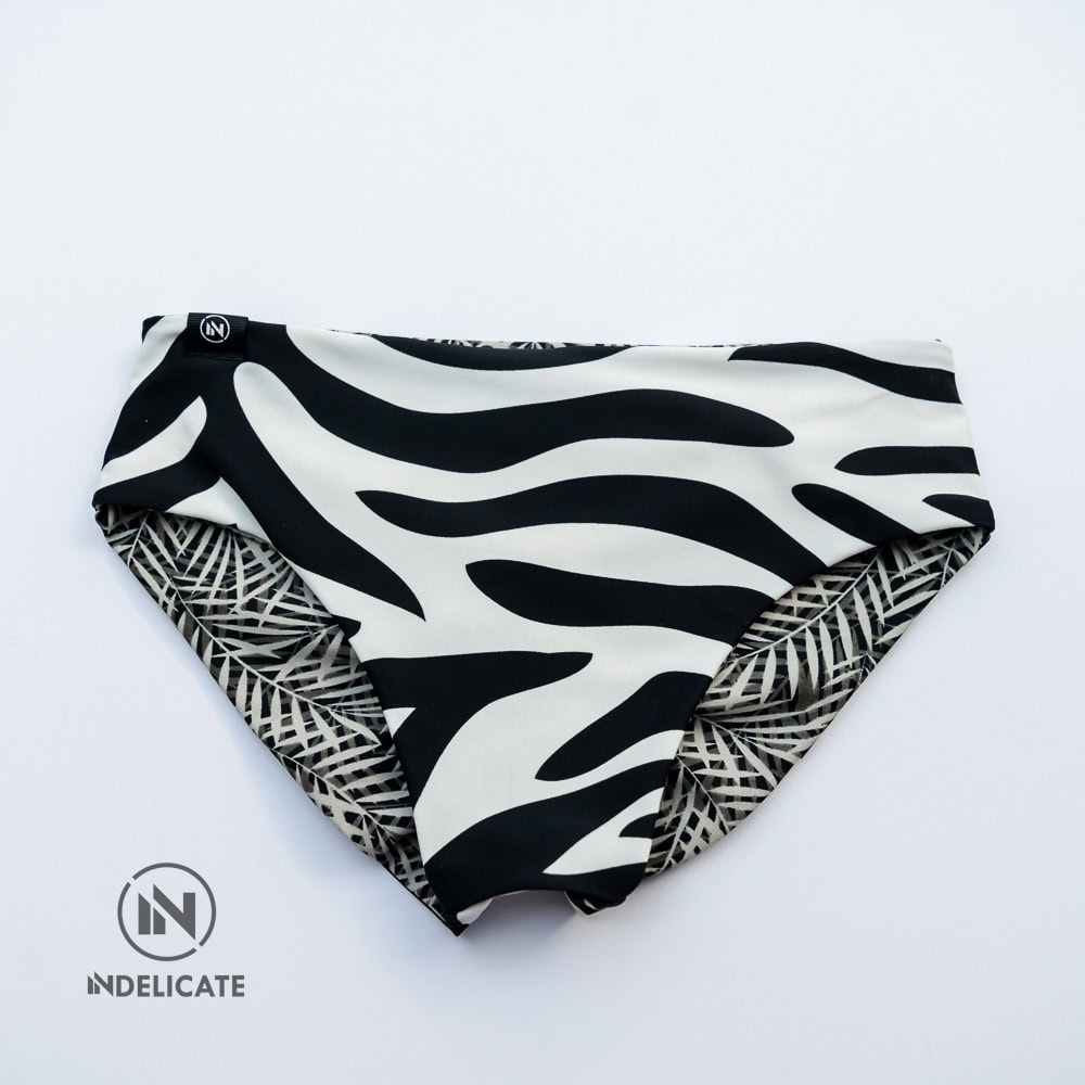 Ivory Zebra Reversible Shorts - Image 2